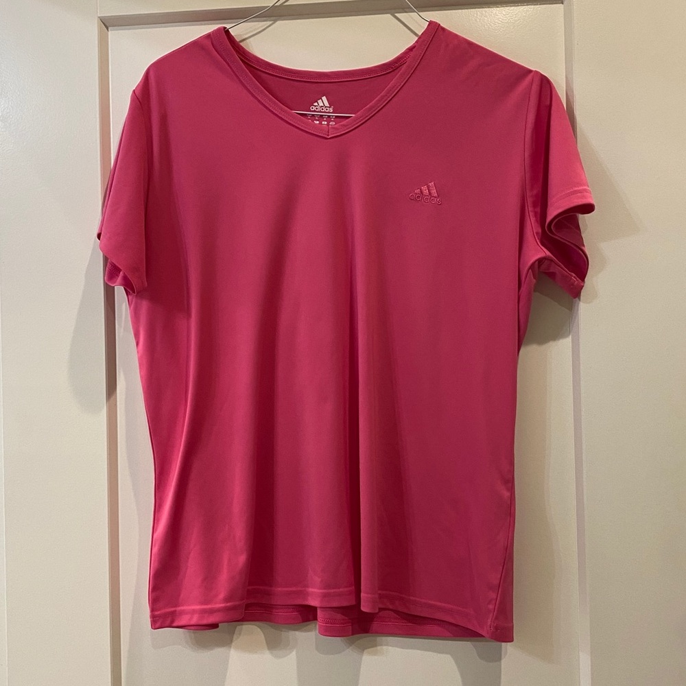 Women’s Adidas shirt Size XL Like New!